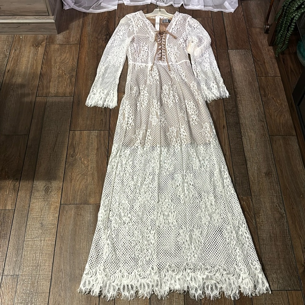 NWT Gorgeous Alice & You through Boston Proper lace dress with lace up front!